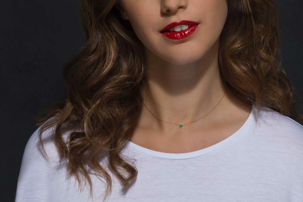 La Brune & la Blonde - Collier Confetti or jaune, émeraude – Image 2