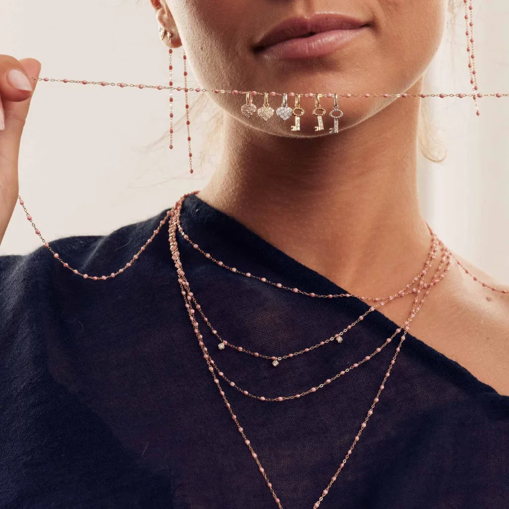 Gigi Clozeau - Pendentif clé, or gris diamants – Image 2